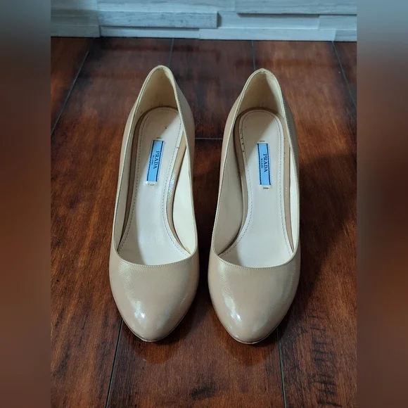 PRADA Women's Nude Patent Leather Stiletto Heels EU 40 US 10